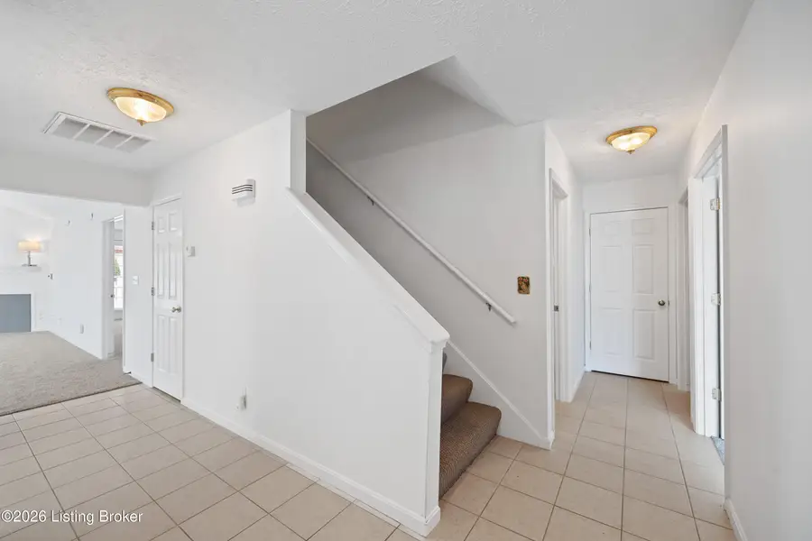 10450 Monticello Forest Cir, Jeffersontown, KY 40299 - #2