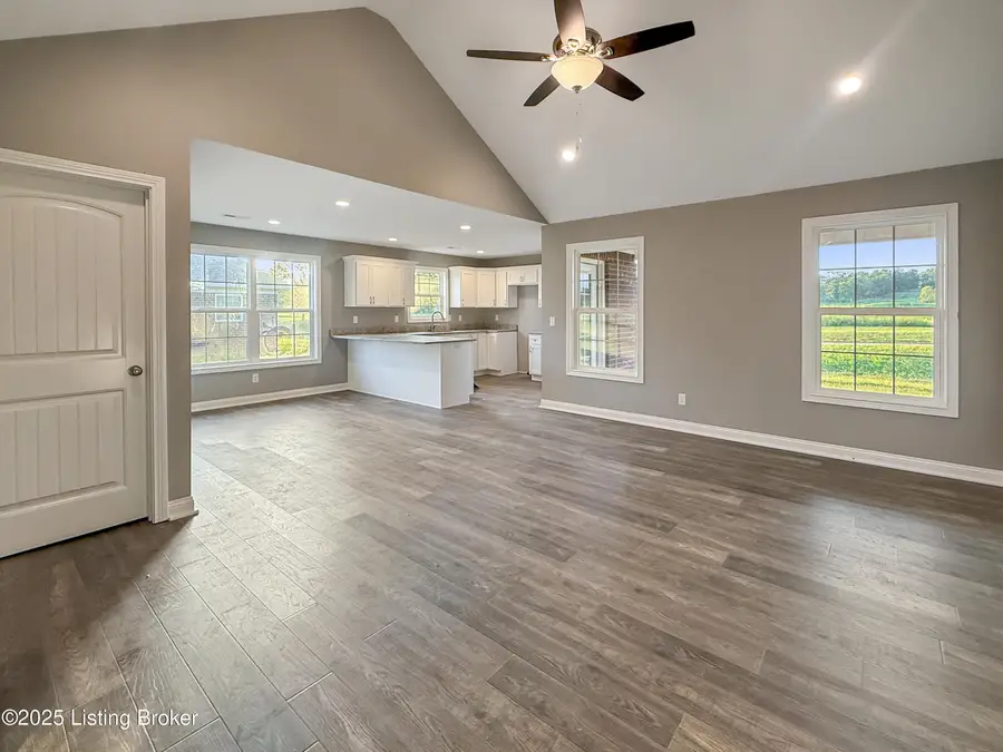 132B Lanai Dr, Shepherdsville, KY 40165 - #3