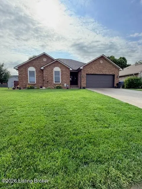 5127 Hunters Point Cir, Louisville, KY 40216 - #1