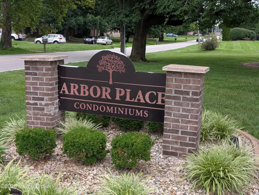 6510 Six Mile Ln #APT 4, Louisville, KY 40218 - #2