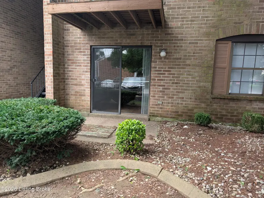 6510 Six Mile Ln #APT 4, Louisville, KY 40218 - #3
