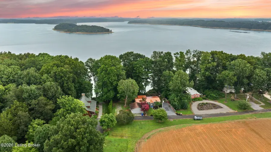 360 Maple Dr, Scottsville, KY 42164 - #2