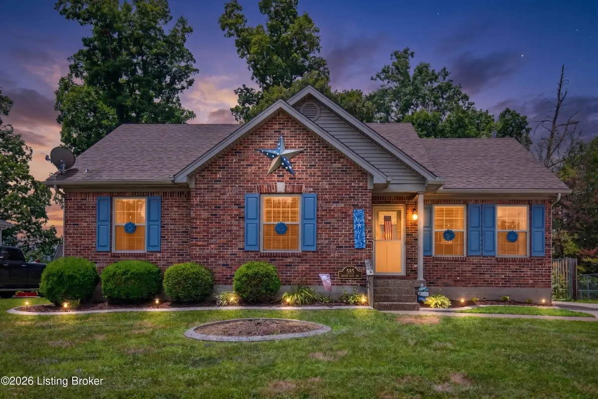 585 River Oaks Dr, Shepherdsville, KY 40165 - #1