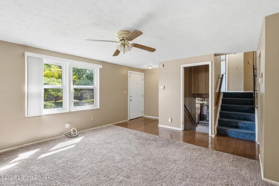 9507 Michael Edward Dr, Louisville, KY 40291 - #3