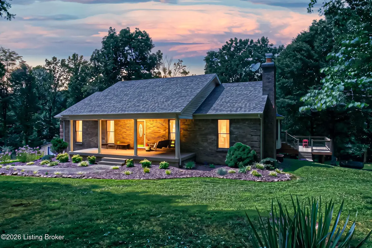 804 E Pioneer Dr, Lebanon Junction, KY 40150 - #1