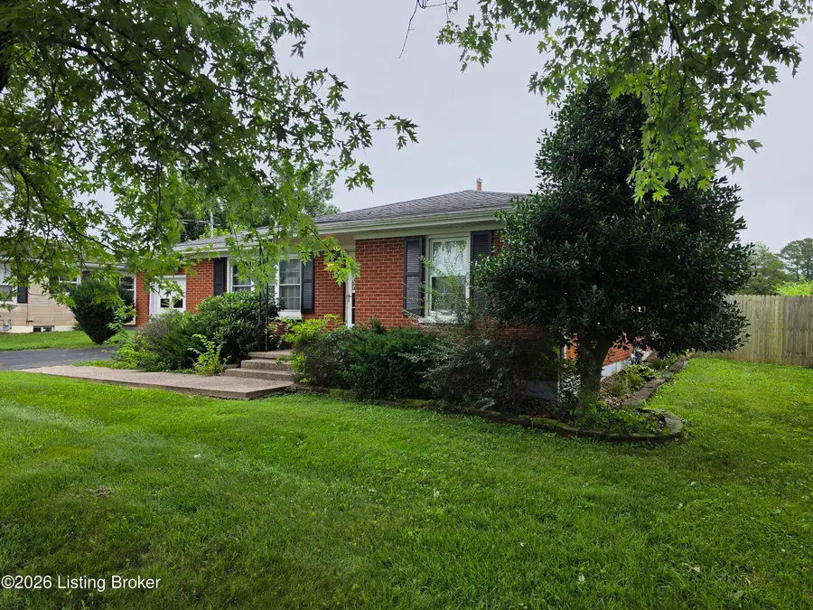 105 Greenhill Dr, Campbellsville, KY 42718 - #3