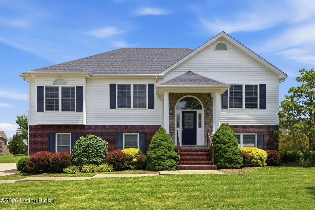 1052 Running Brook Dr, Lawrenceburg, KY 40342 - #1