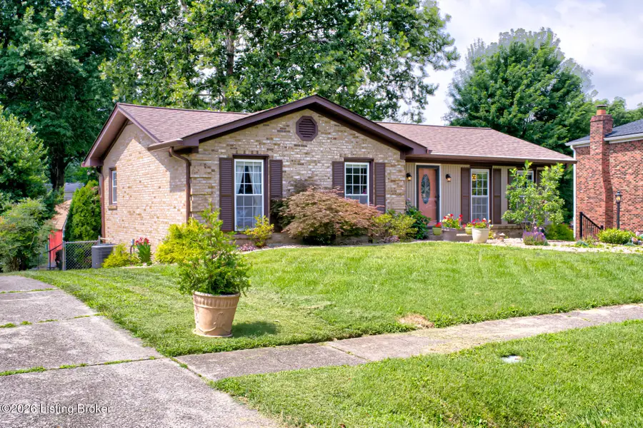 2926 Chimney Rock Ln, Louisville, KY 40220 - #2