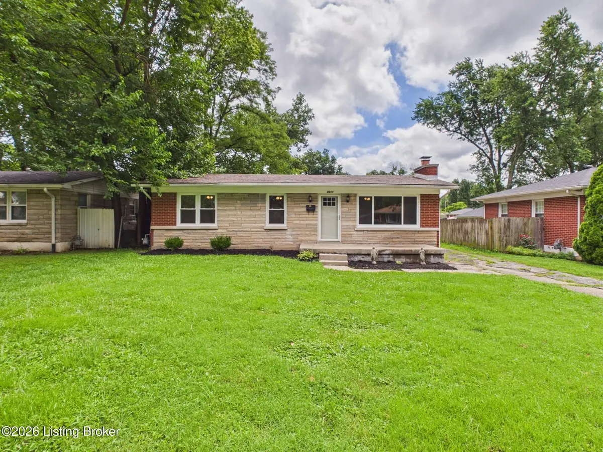 8475 Robbins Rd, Louisville, KY 40258 - #1