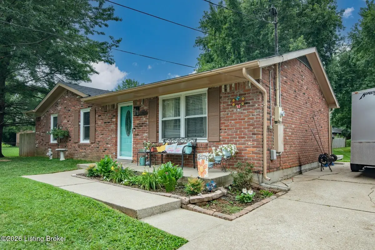 225 Beechwood Ln, Mount Washington, KY 40047 - #1