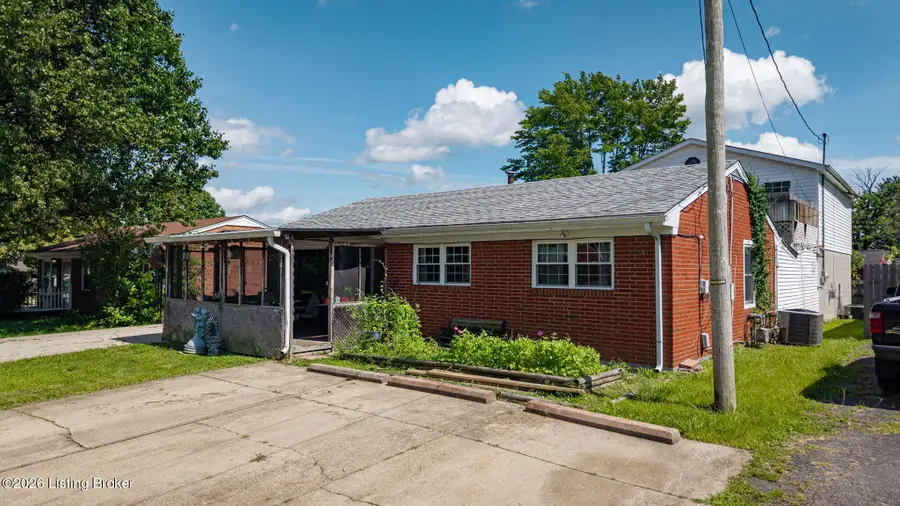 311 Meadowood Rd, Louisville, KY 40229 - #2