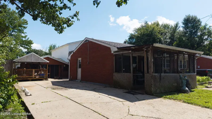 311 Meadowood Rd, Louisville, KY 40229 - #3