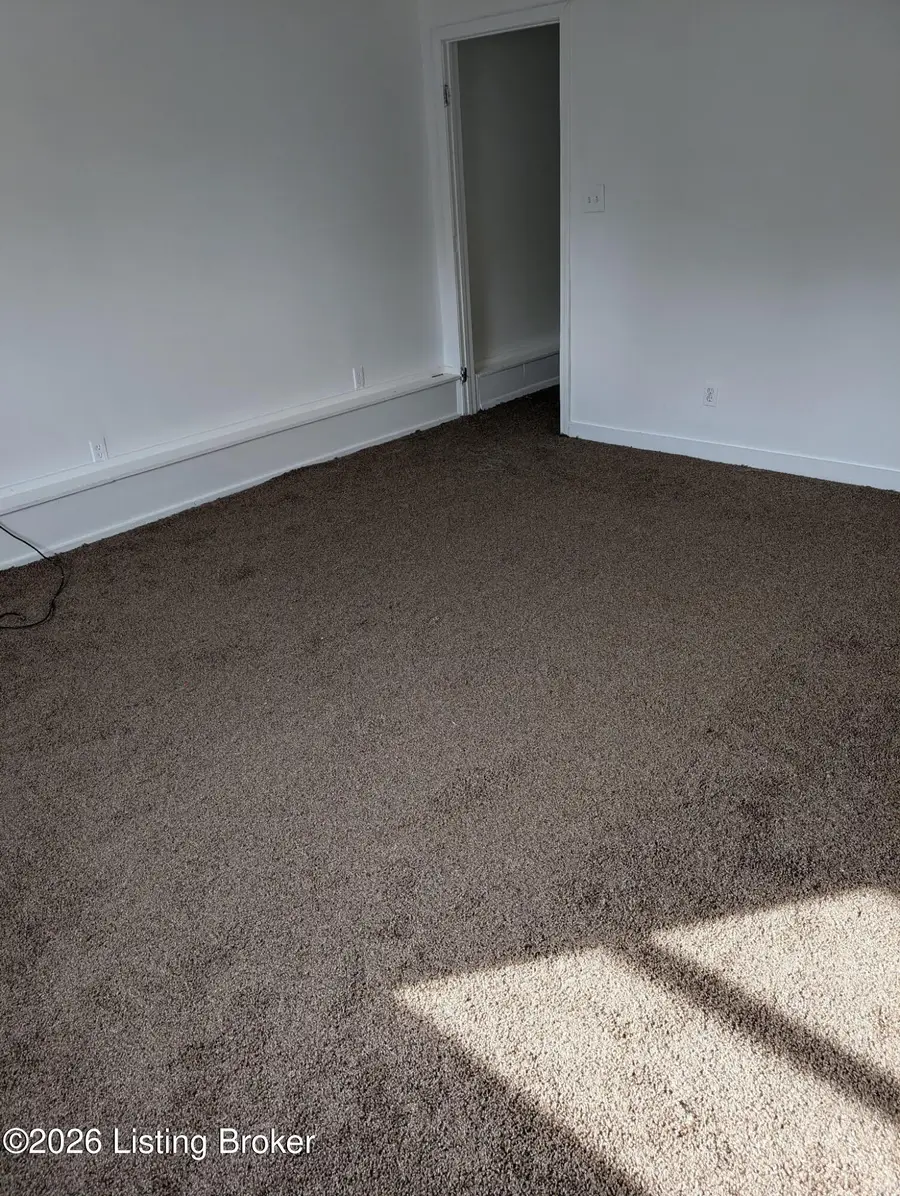 2805 W Chestnut St, Louisville, KY 40211 - #2
