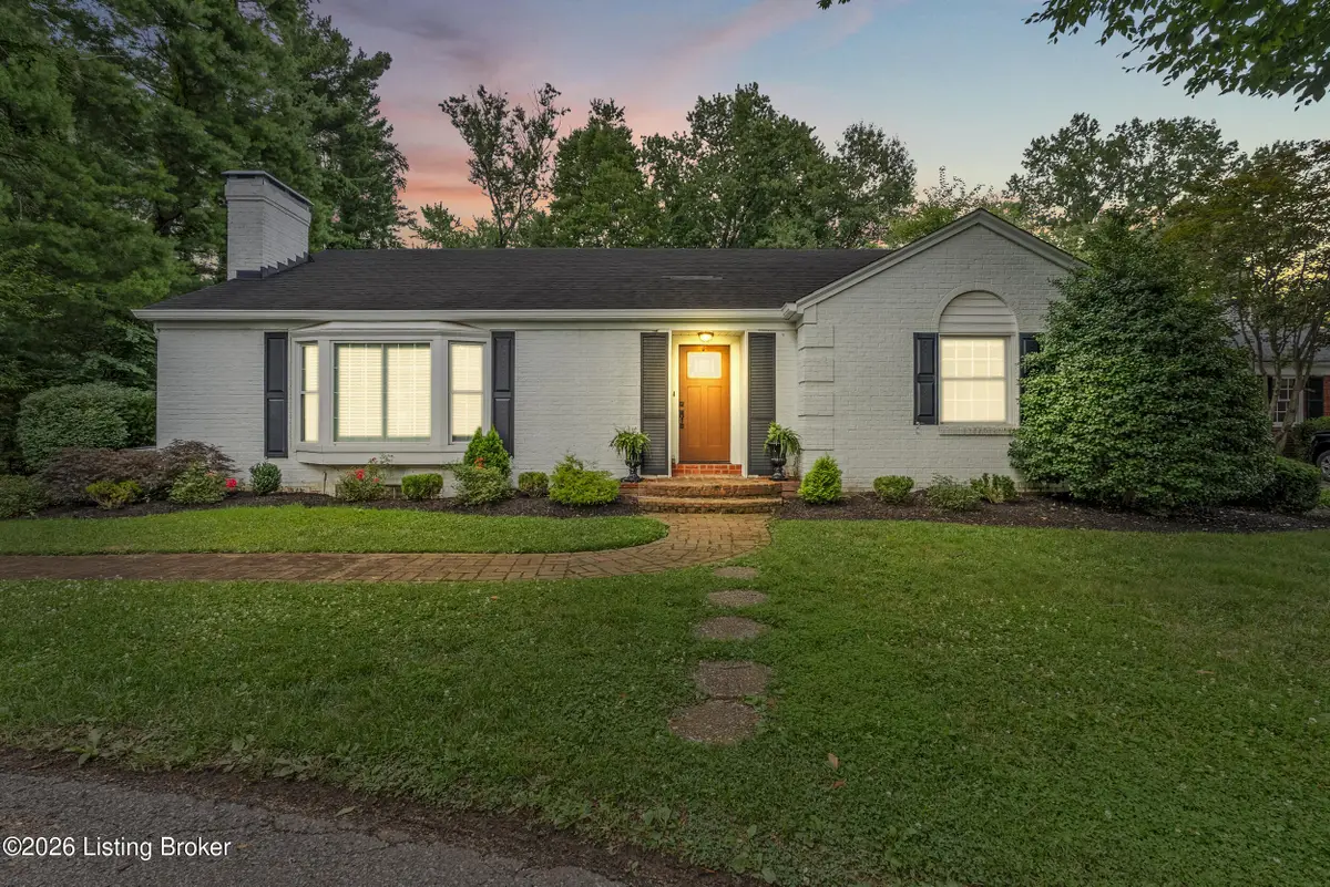 121 Blankenbaker Ln, Louisville, KY 40207 - #1