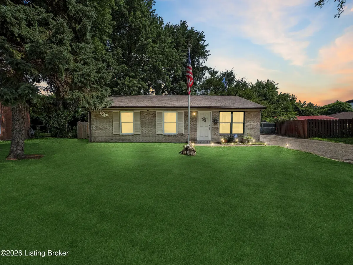 4906 Lesabre Dr, Louisville, KY 40216 - #1