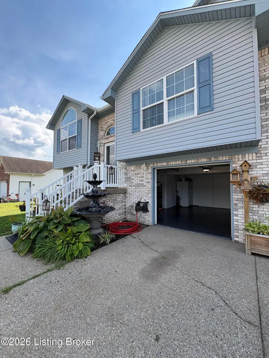 333 Clover Cove Dr, Shepherdsville, KY 40165 - #3