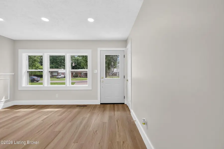 6128 Middlerose Cir, Louisville, KY 40272 - #3