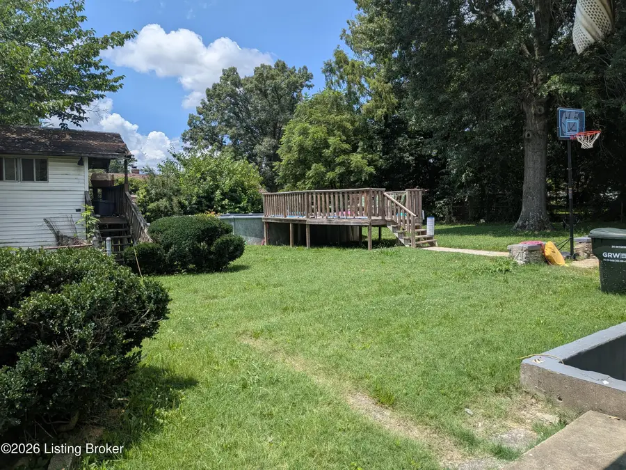 949 S Woodland Dr, Radcliff, KY 40160 - #2