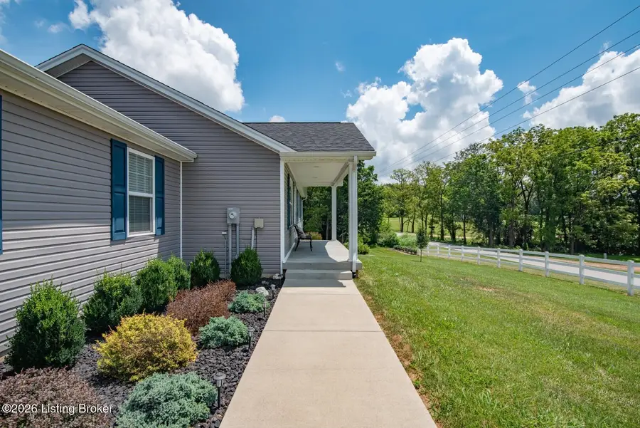 1588 Cecilia Smiths Mill Rd, Cecilia, KY 42724 - #2