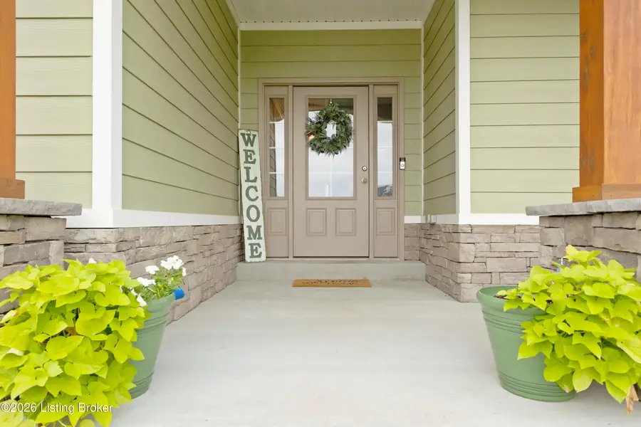 160 Williamsburg Ct, Mount Washington, KY 40047 - #3