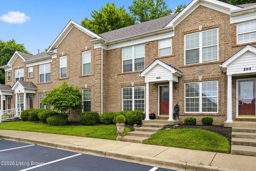 6015 Wooded Creek Dr #102, Louisville, KY 40291 - #2