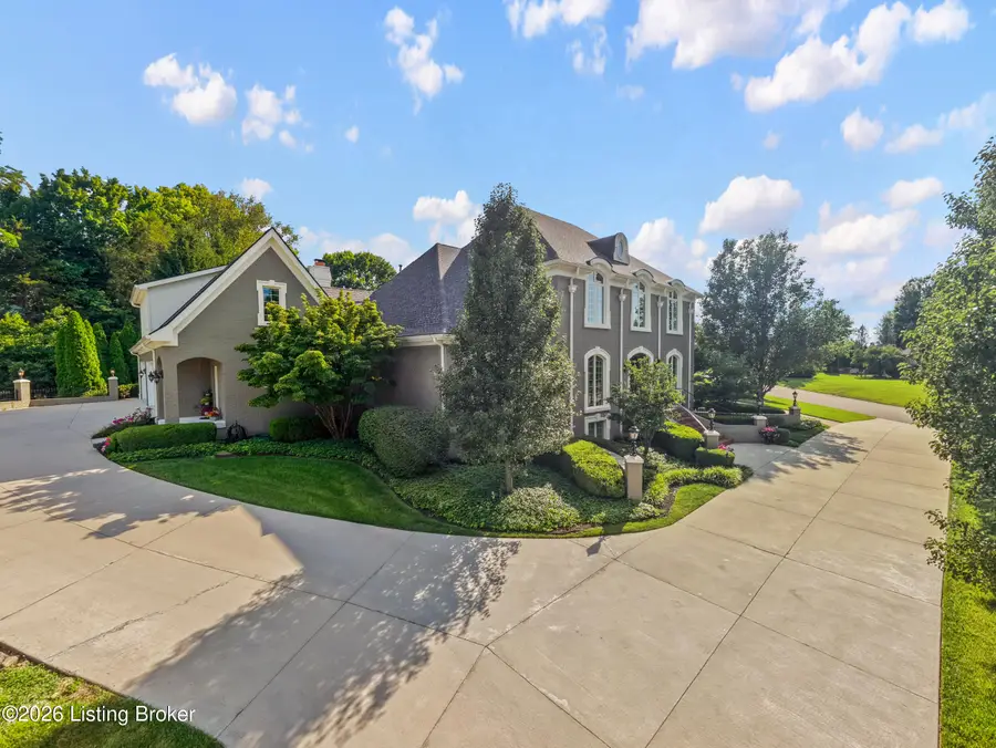 12007 Hunting Crest Dr, Prospect, KY 40059 - #2