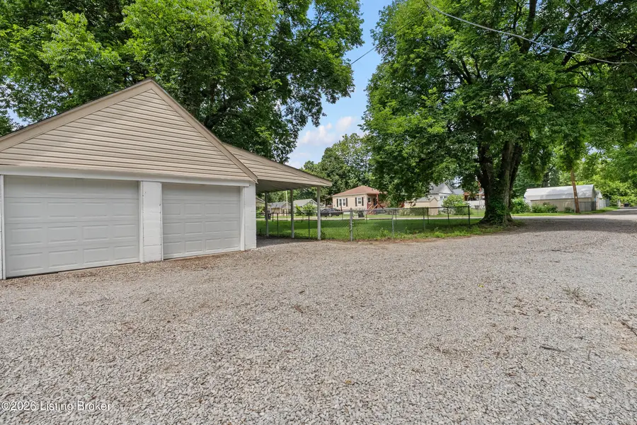 3803 Kahlert Ave, Louisville, KY 40215 - #2