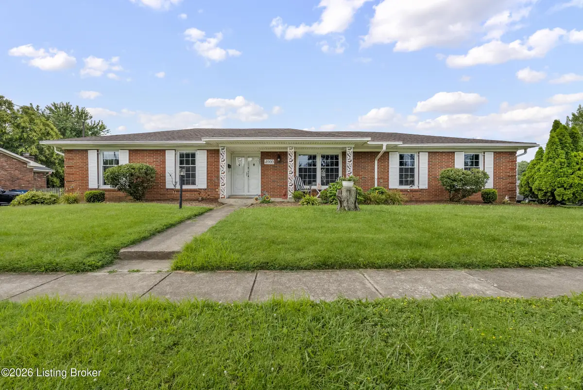 4000 Landside Dr, Louisville, KY 40220 - #1