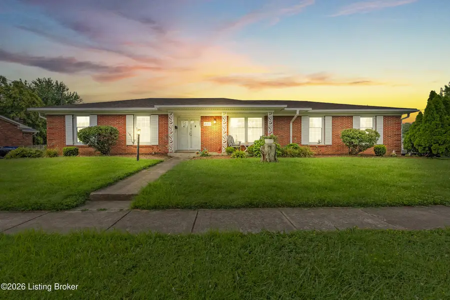 4000 Landside Dr, Louisville, KY 40220 - #2