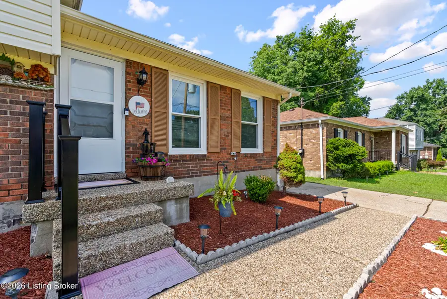 9208 Lethborough Dr, Louisville, KY 40299 - #3
