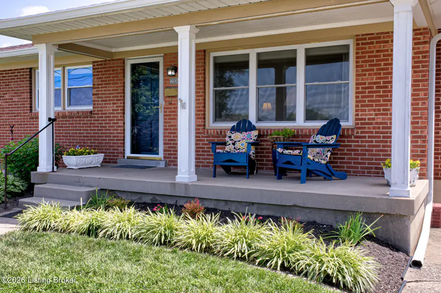 2934 Glenafton Ln, Louisville, KY 40217 - #2