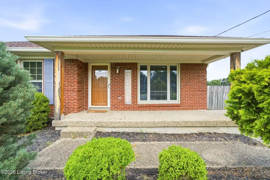 5502 Landcross Dr, Louisville, KY 40216 - #2