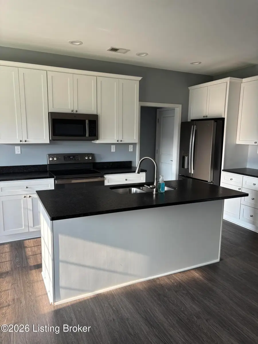 250 Christman Ln #UNIT B, Shepherdsville, KY 40165 - #3