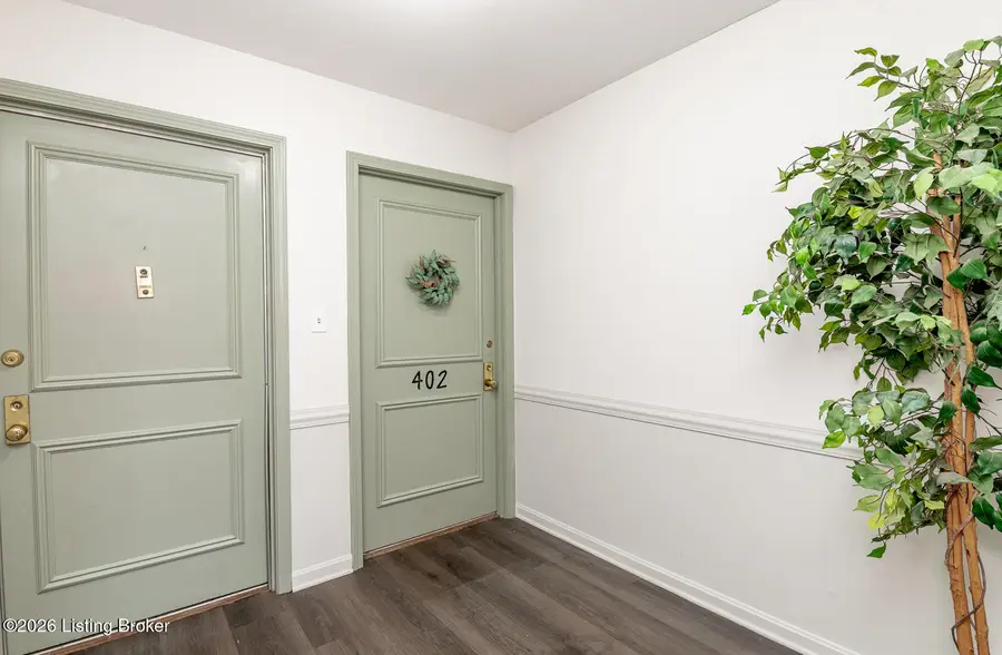 402 Highwood Dr, Louisville, KY 40206 - #3