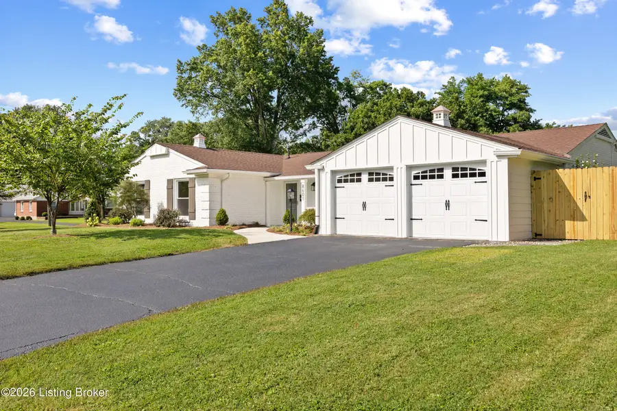 8601 Whipps Bend Rd, Louisville, KY 40222 - #2