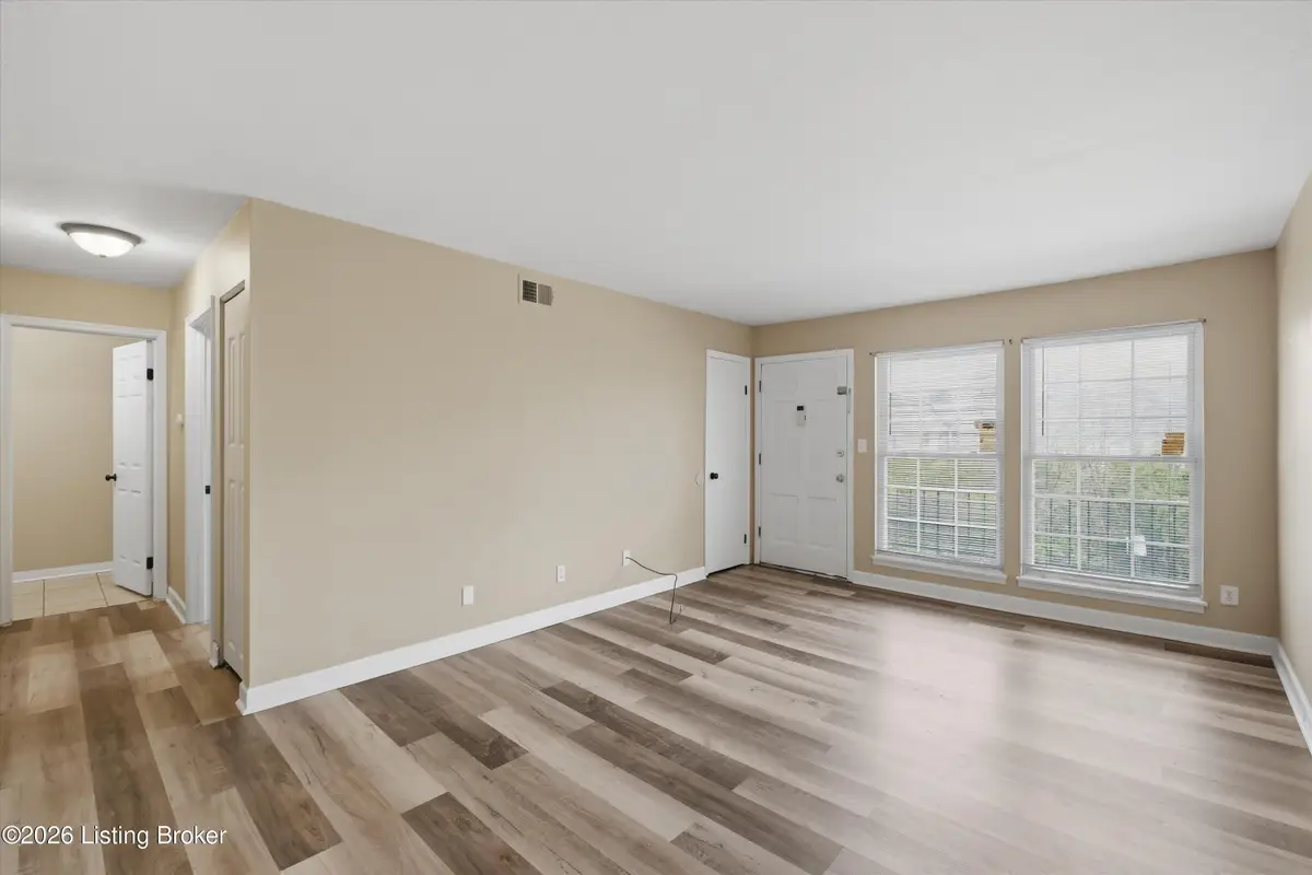 1972 Goldsmith Ln #4, Louisville, KY 40218 - #1