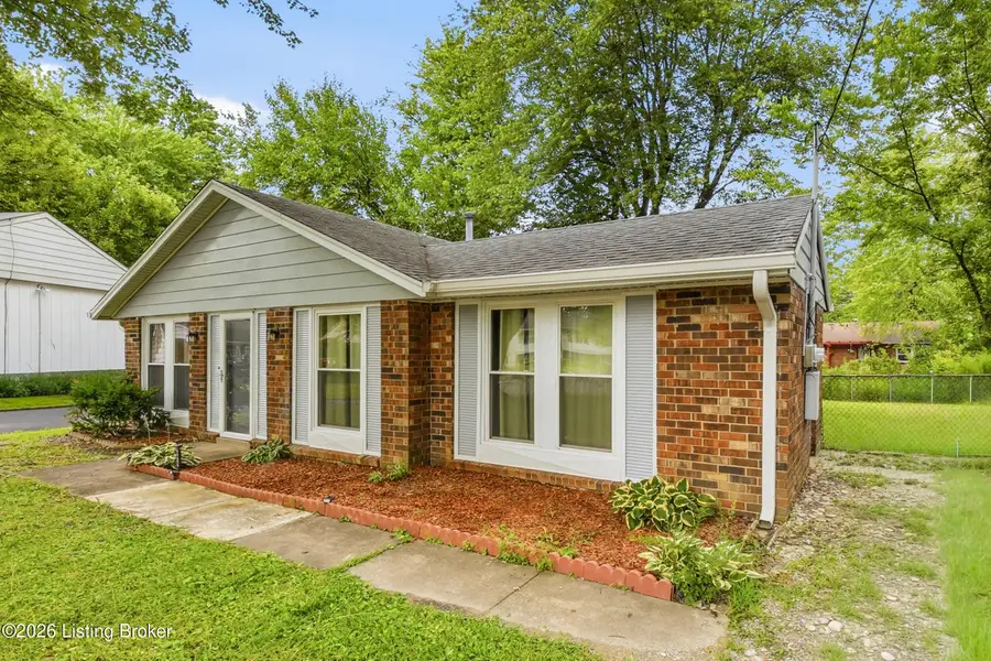 5610 Riata Ct, Louisville, KY 40218 - #2