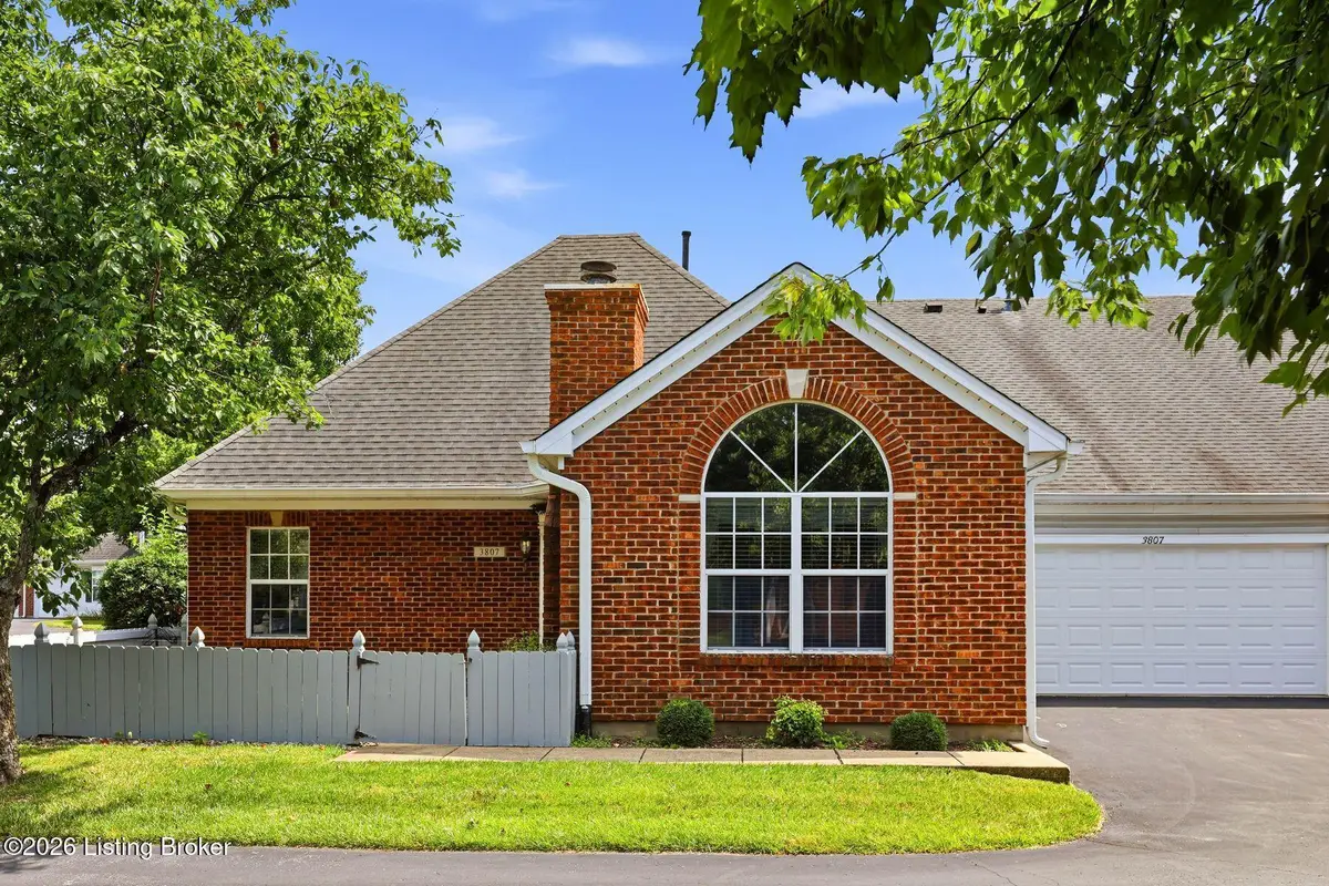 3807 Greenhurst Dr, Louisville, KY 40299 - #1