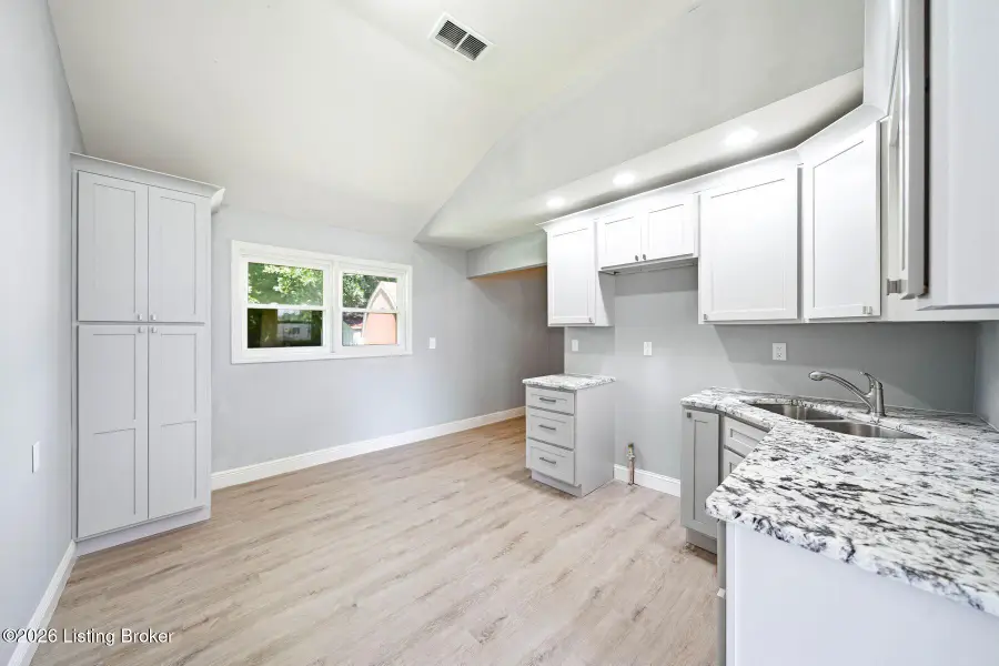 6903 Dunkirk Ln, Louisville, KY 40272 - #2