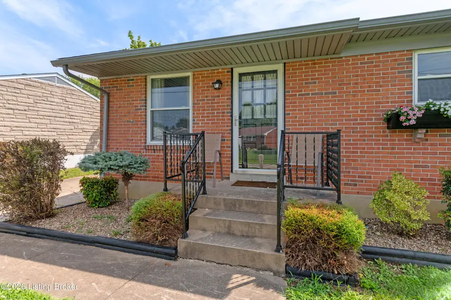 193 S Circlecrest Dr, Louisville, KY 40229 - #2