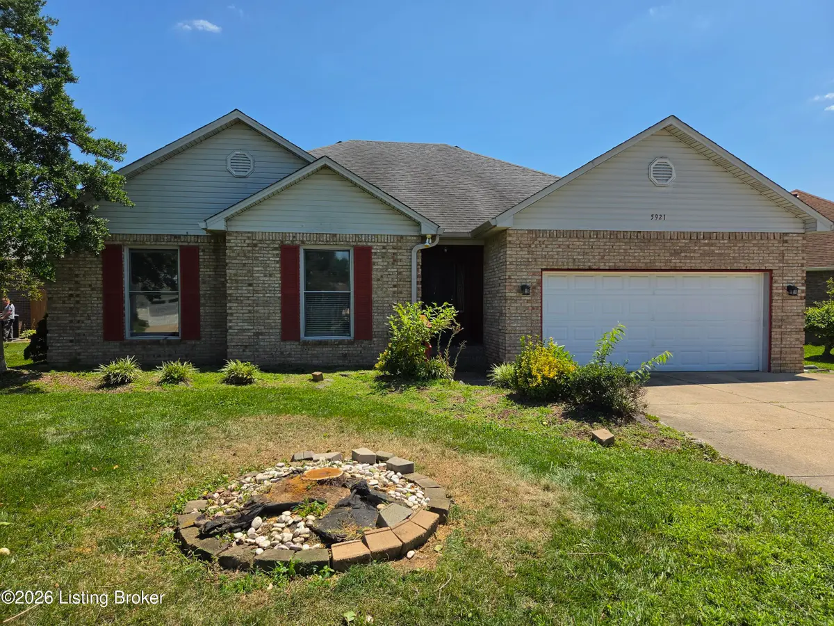 5921 Trappers Ridge Cir, Louisville, KY 40216 - #1