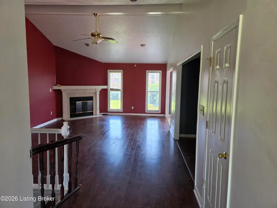 5921 Trappers Ridge Cir, Louisville, KY 40216 - #2