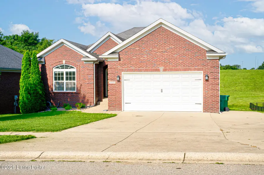 203 Deep Creek Dr, Shepherdsville, KY 40165 - #2