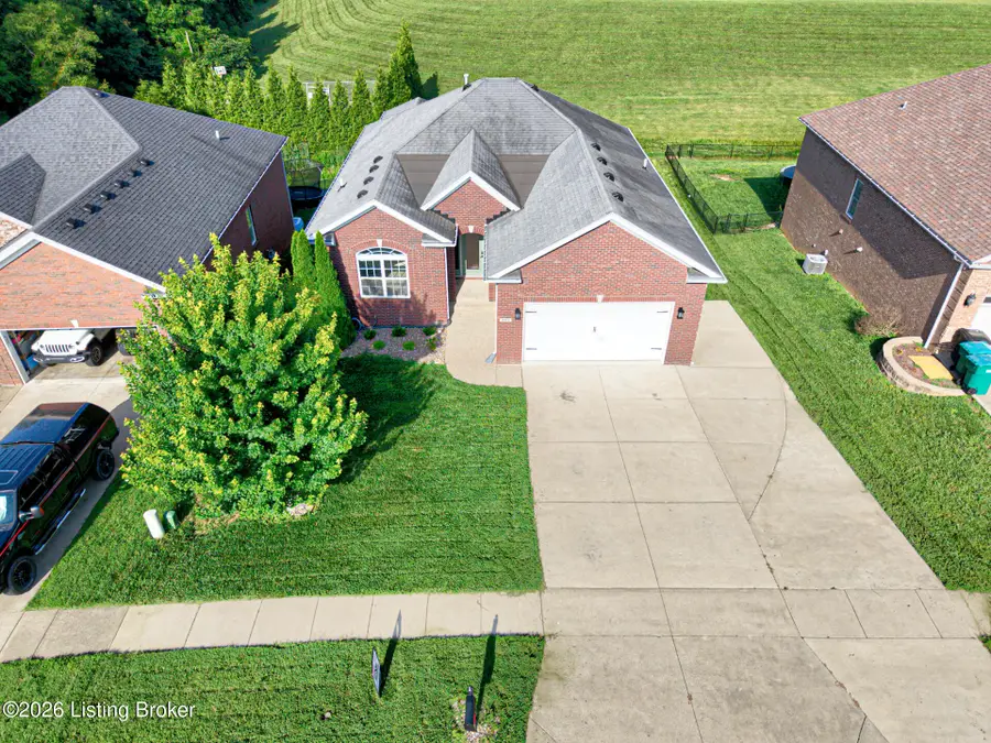 203 Deep Creek Dr, Shepherdsville, KY 40165 - #3