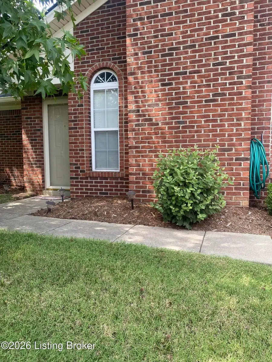 11305 Ridge Lake Dr, Louisville, KY 40272 - #2