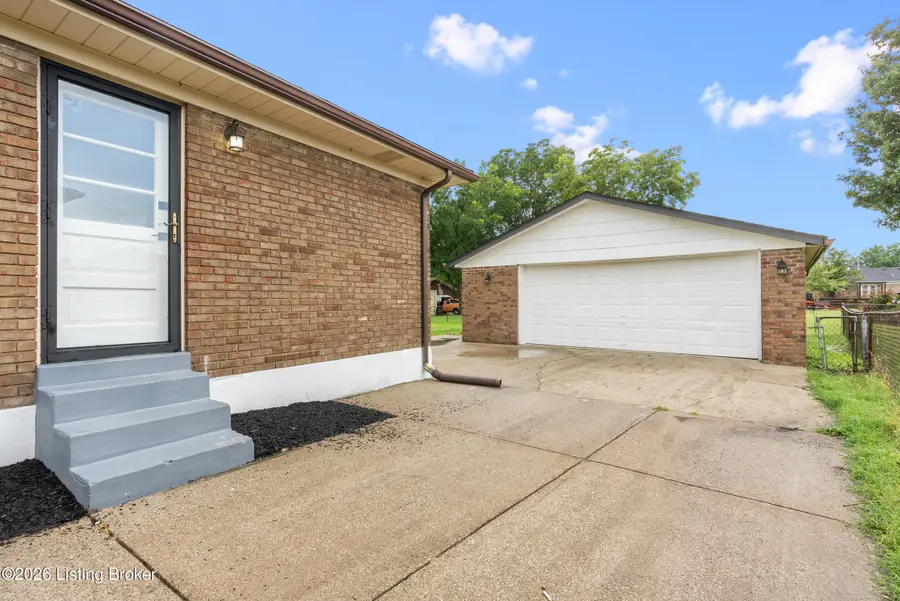 6706 Lunar Dr, Louisville, KY 40258 - #3