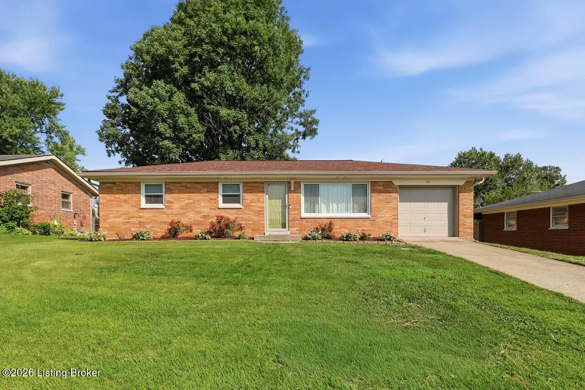 634 Pennsylvania Ave, Sellersburg, IN 47172 - #1