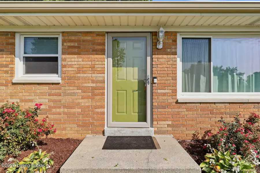 634 Pennsylvania Ave, Sellersburg, IN 47172 - #2