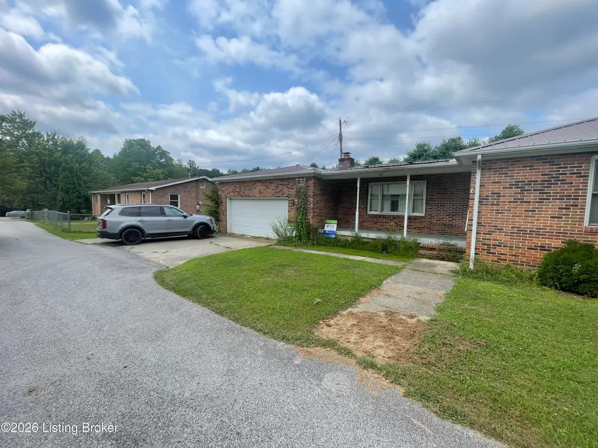 65 S Castle Dr, Thelma, KY 41260 - #1