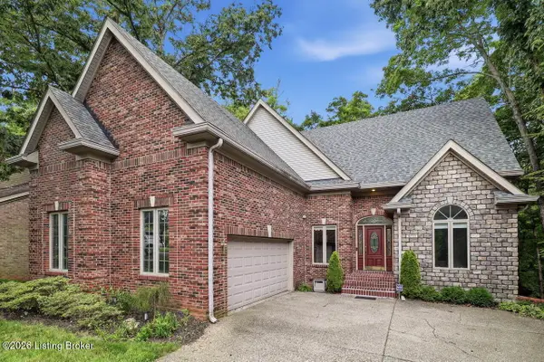 8711 Kings Lynn Ln, Louisville, KY 40220